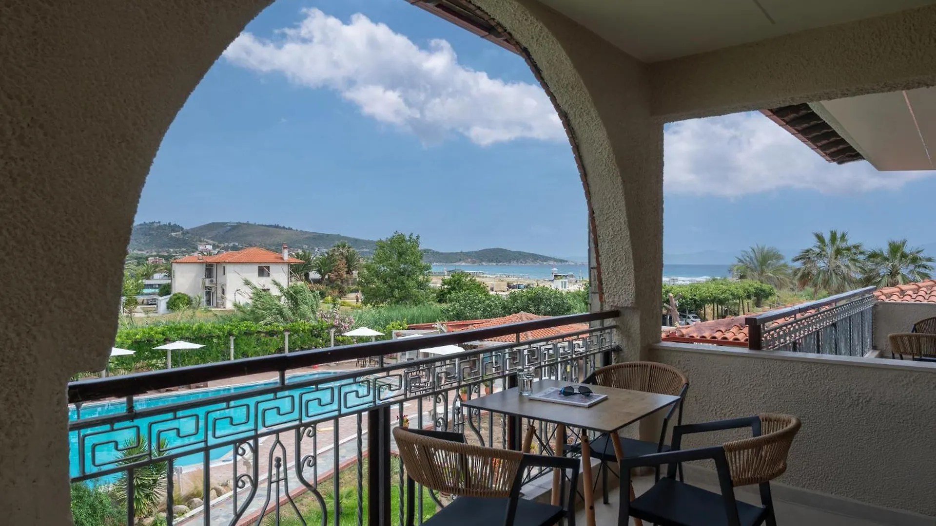 Hotel Pontos Sarti